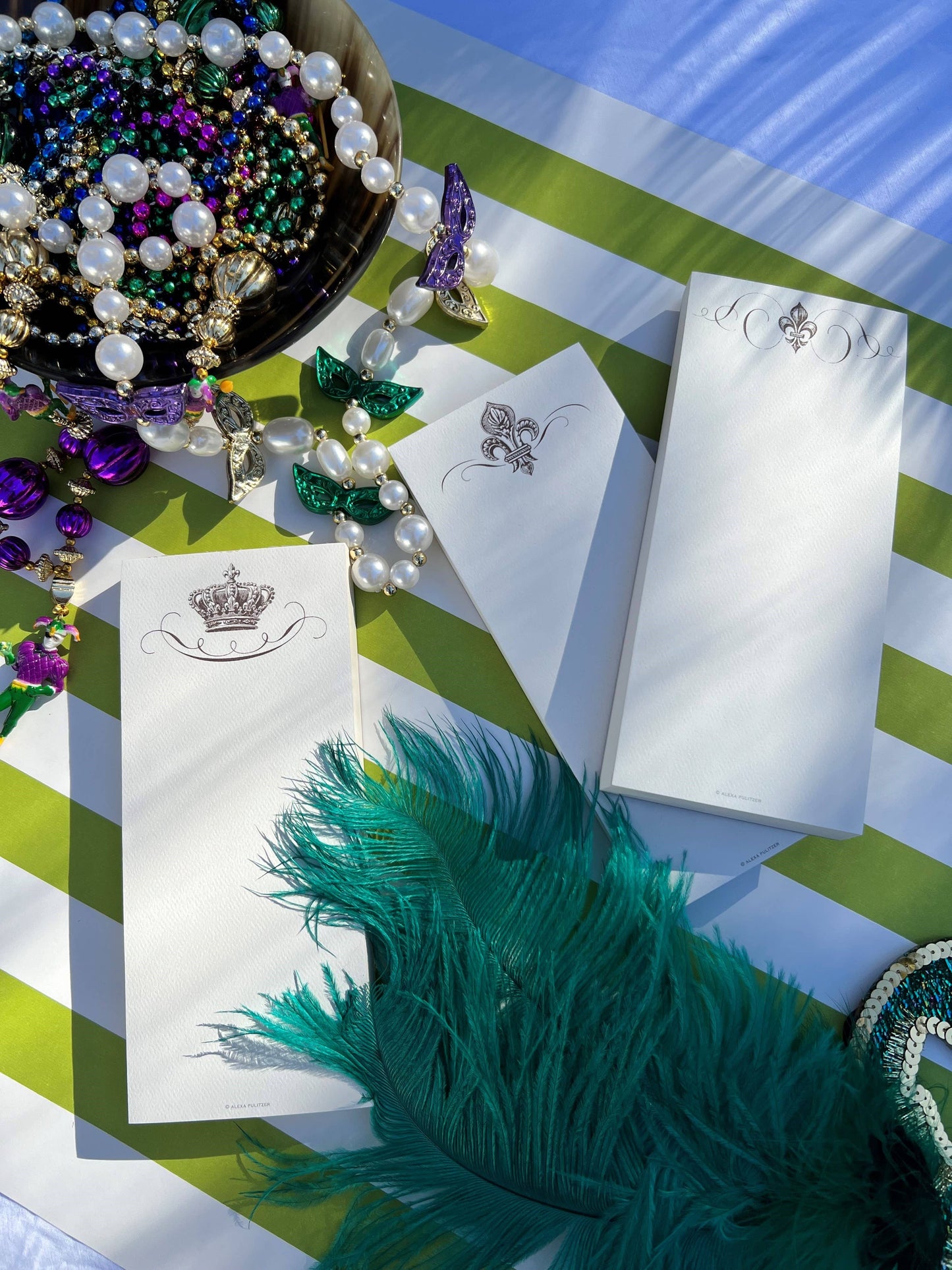 Le Alexa Pulitzer - Crown Scroll Long Pad