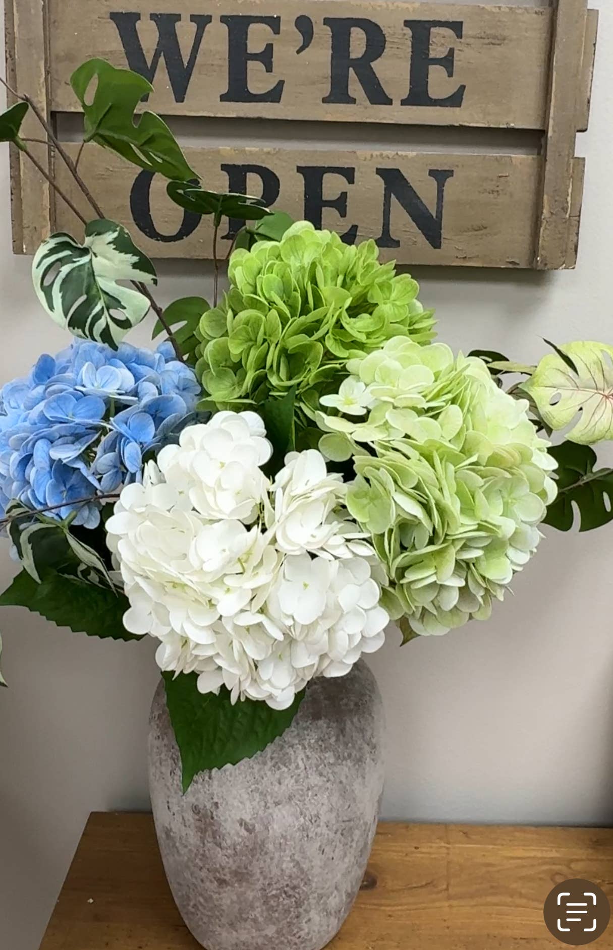 Angel Isabella - 18" Realistic Real Touch Artificial Hydrangea Stem