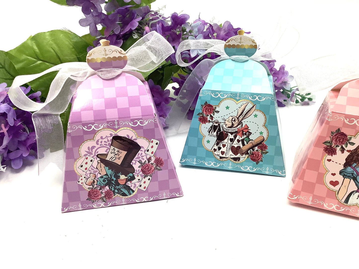 Le Menagerie - Alice in Wonderland Assorted Tea Box. Black Tea and Roses