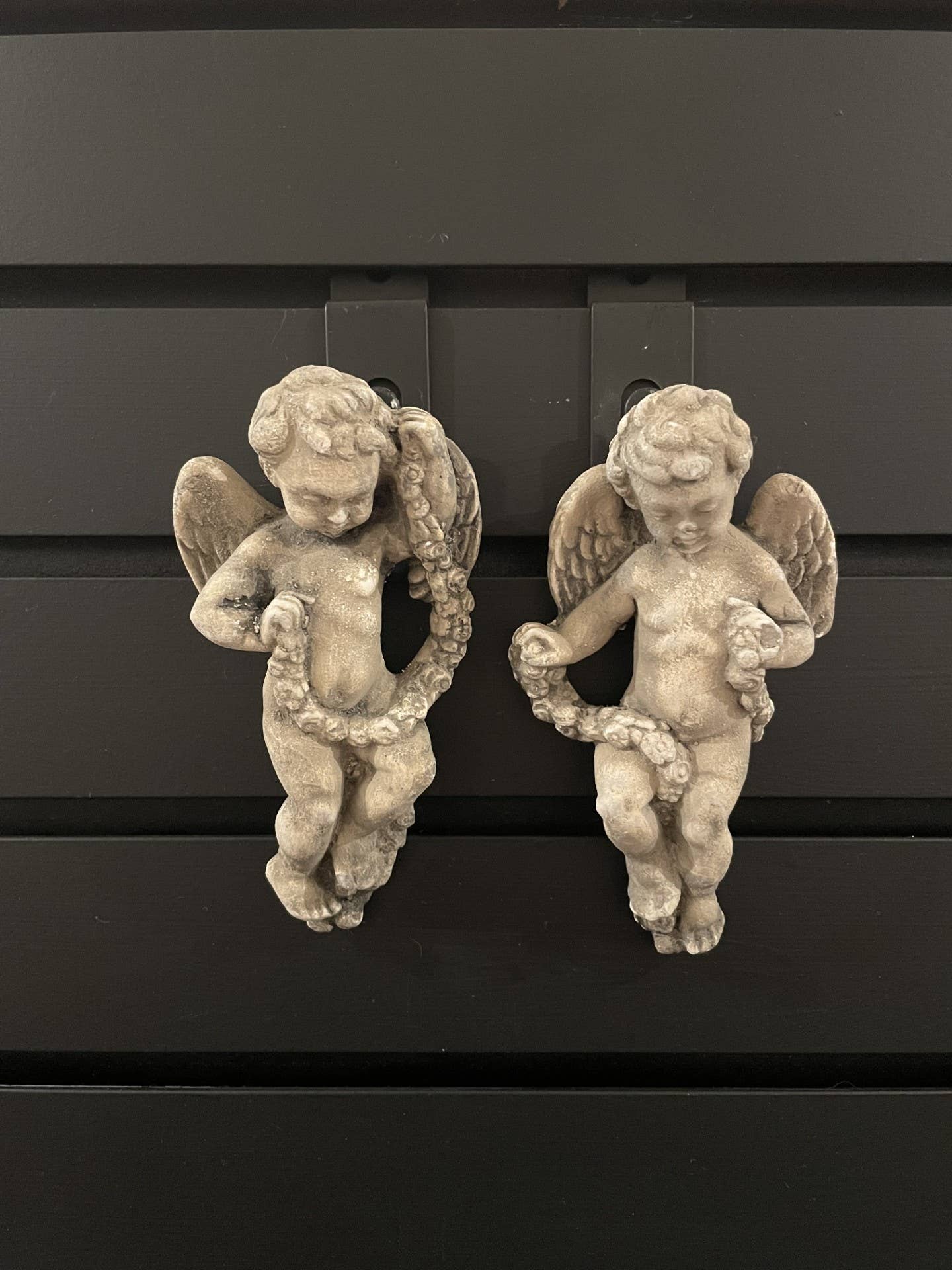 Le Menagerie - Cherub with Garland Wall Plaque - Pair