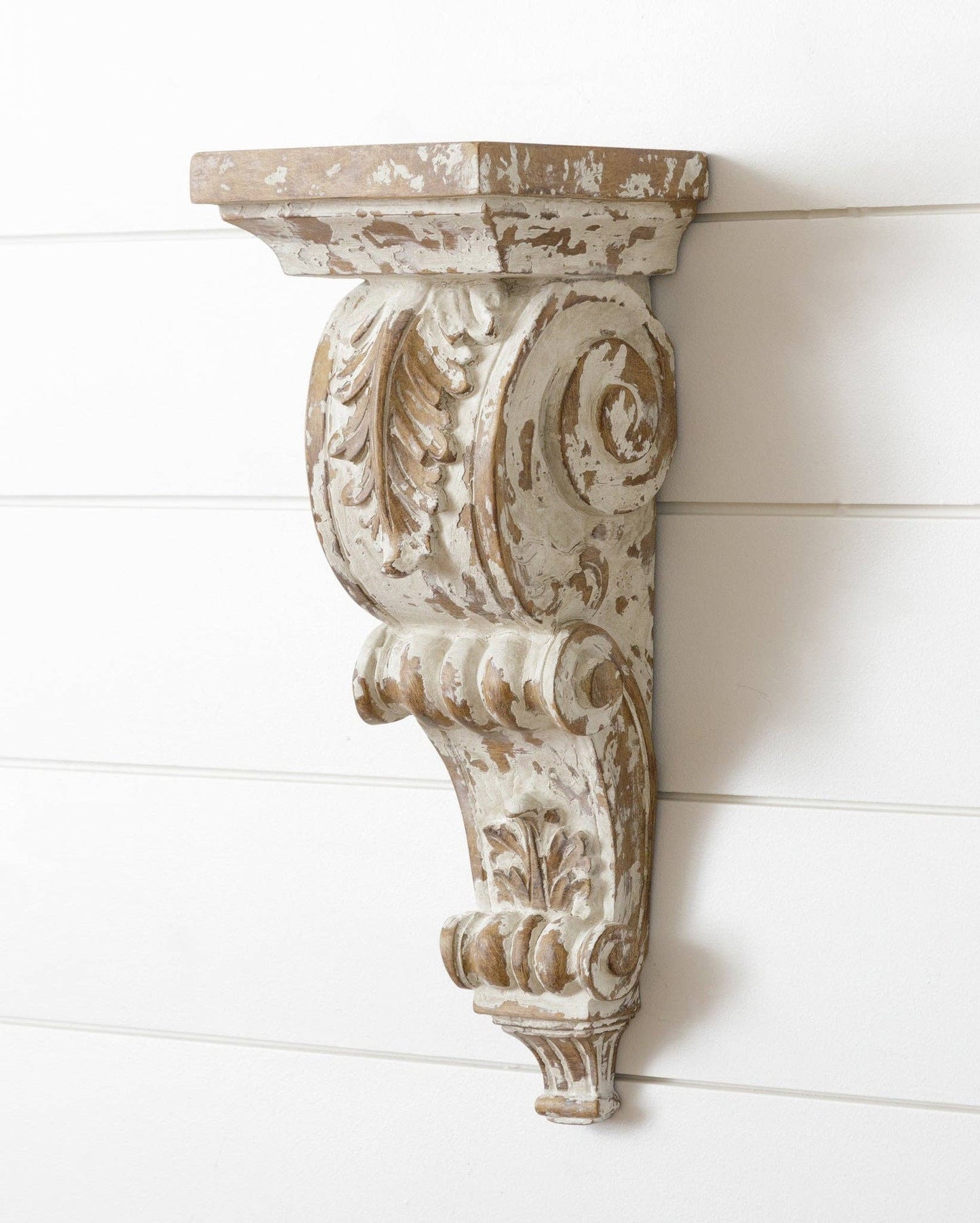 Le Menagerie - White Chippy Corbel