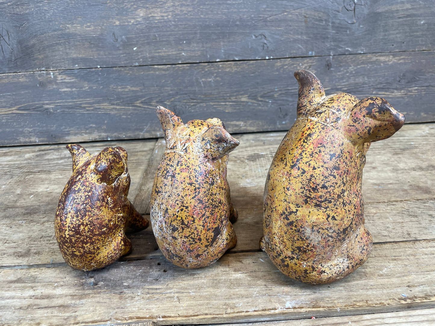 Le Menagerie - Adorable Clay Pig Set of 3-Garden Decor-3 sizes
