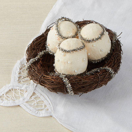 Le Menagerie - Twig Birds Nest with Felted Eggs