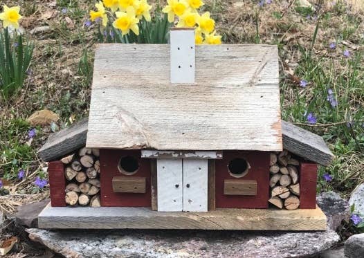 Le Menagerie  - Country birdhouse Farfield