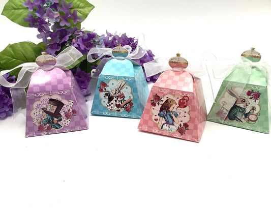 Le Menagerie - Alice in Wonderland Assorted Tea Box. Black Tea and Roses